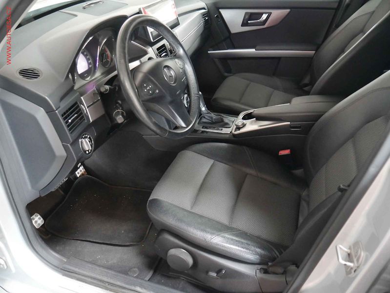 Mercedes-Benz GLK (2008) 3.0 CDi 320 CDi 4Matic, ČR - fotka 9 z 14