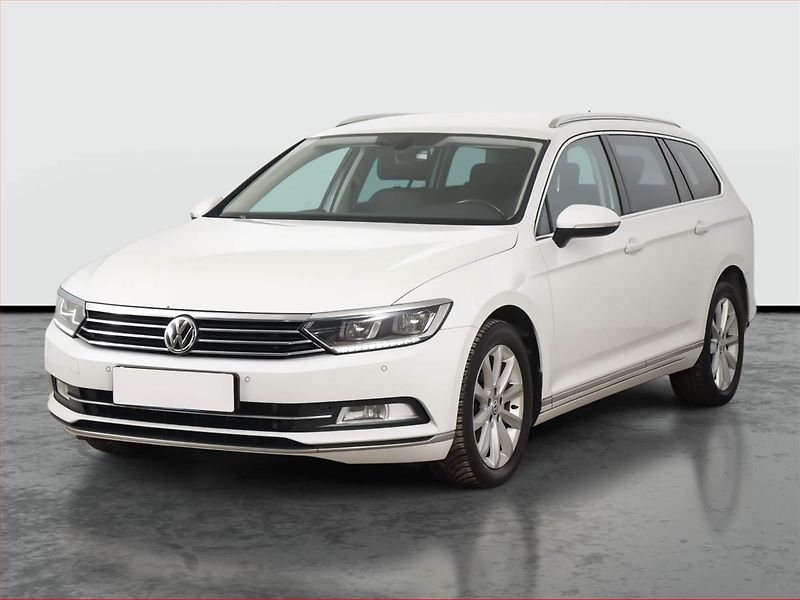 Volkswagen Passat (2017) Highline 2.0 TDI, Serv.kniha - fotka 2 z 20