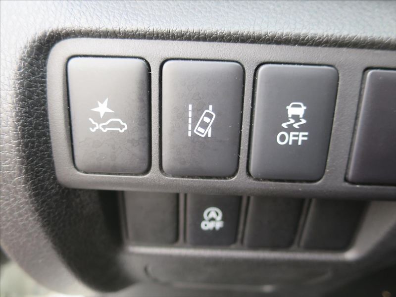Mitsubishi Eclipse Cross 2,2  DI-D Activa+ 4x4 - fotka 12 z 27