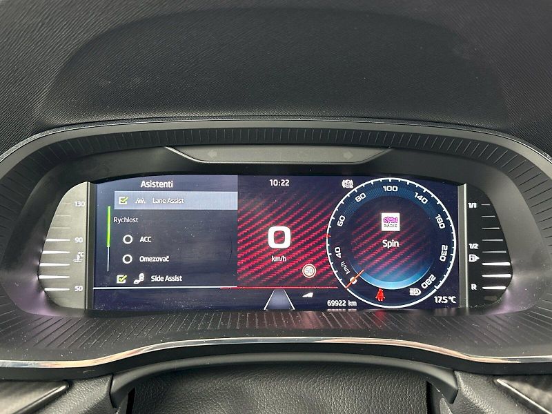 Škoda Octavia (2023) Combi 2.0 TSI 180 kW RS - fotka 10 z 40