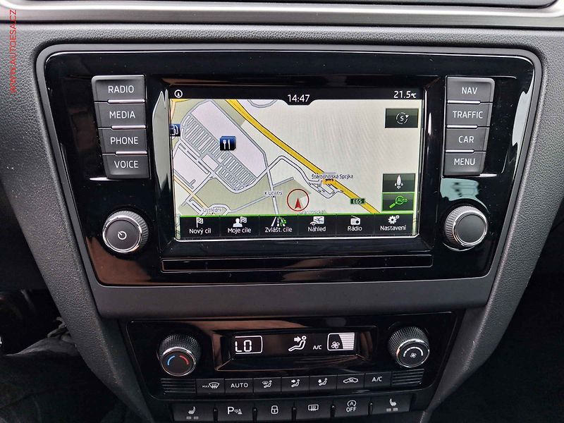 Škoda Rapid (2016) 1.2 TSi, Joy, xenon, navi - fotka 16 z 18