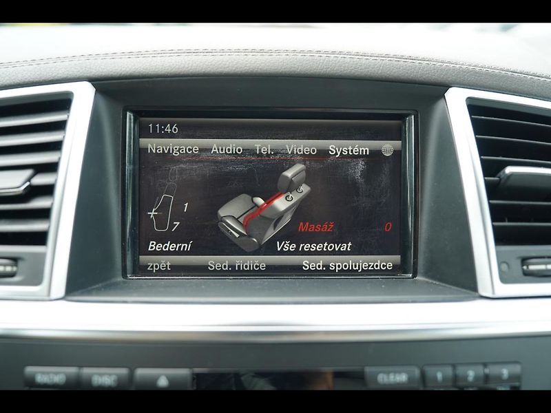 Mercedes-Benz GL 350d, 4Matic, AMG, 7míst, - fotka 43 z 50