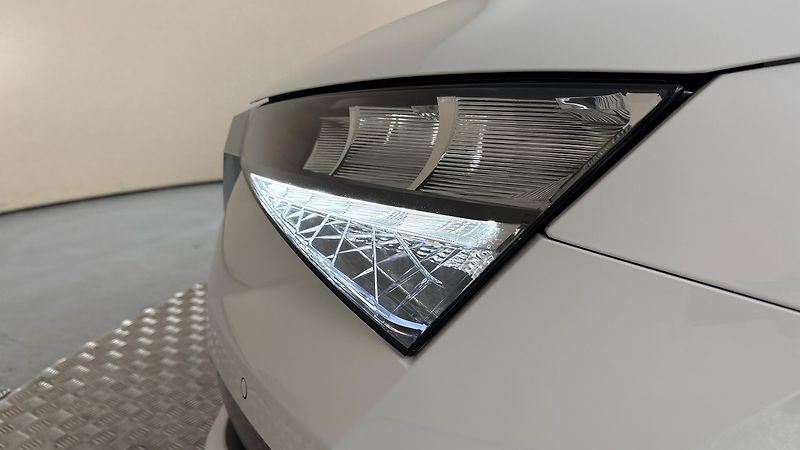 Škoda Scala 1.0 TSI DSG Style - fotka 18 z 28