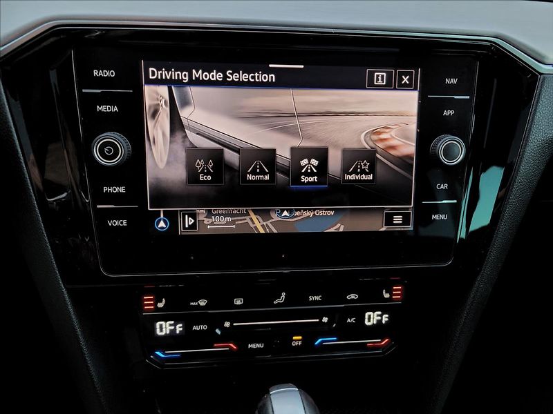 Volkswagen Passat 2,0 zálohováno - fotka 33 z 48