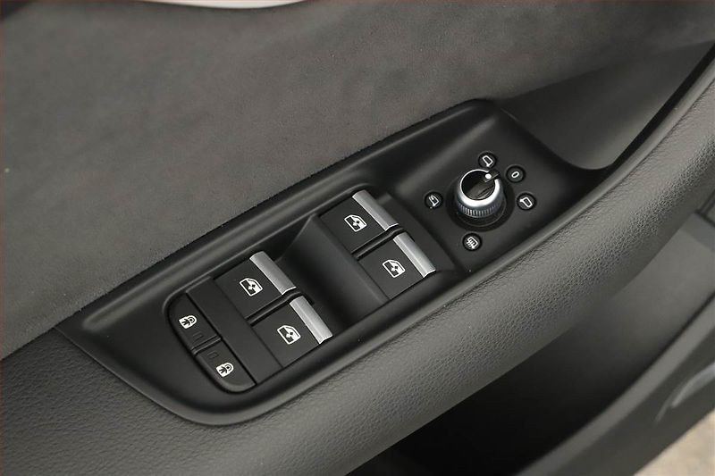 Audi Q7 (2023) 60 TFSI e - fotka 20 z 25