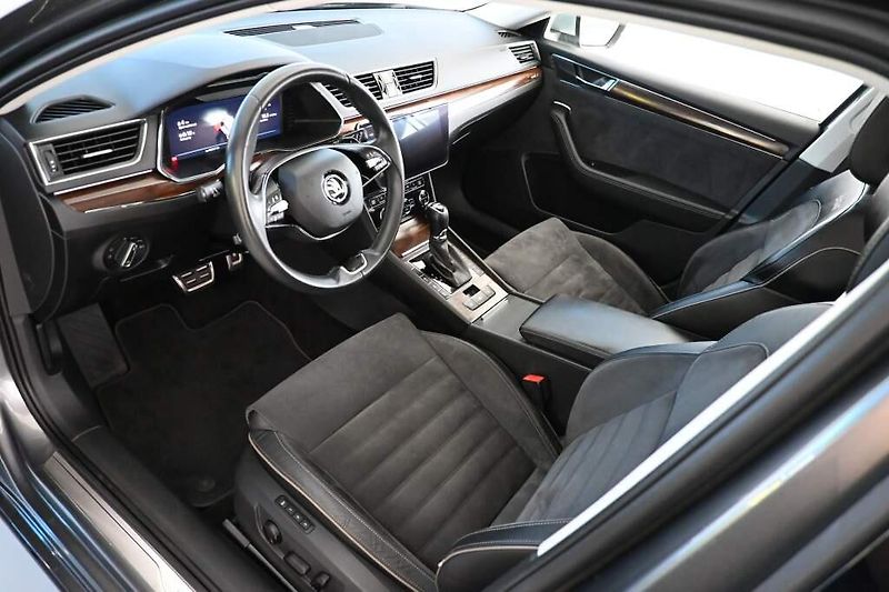 Škoda Superb (2023) 2.0 DSG 4x4 SCOUT Matrix LED T - fotka 11 z 40