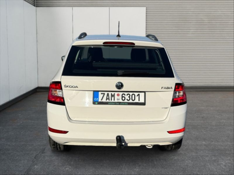 Škoda Fabia 1,0 TSI Ambition - fotka 4 z 10