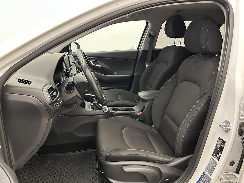 Hyundai i30 1.6 CRDI Style - fotka 7 z 24