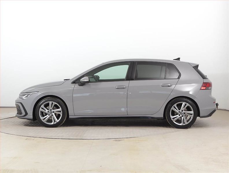 Volkswagen Golf (2021) R-Line 1.5 TSI, Kůže, Navi - fotka 3 z 20