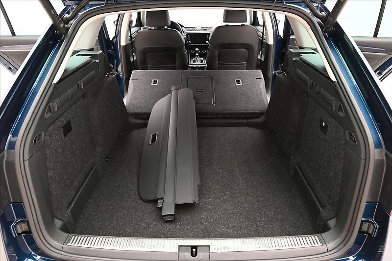 Škoda Superb 2,0 TDI 110kW DSG Style Záruka - fotka 11 z 32