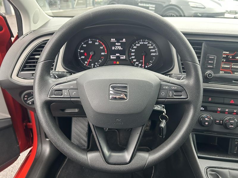 Seat Leon 1.2 TSI Reference 81kW - fotka 16 z 22