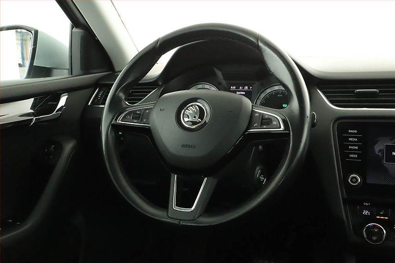 Škoda Octavia (2018) 1.6 TDI, Automat, Serv.kniha - fotka 8 z 15