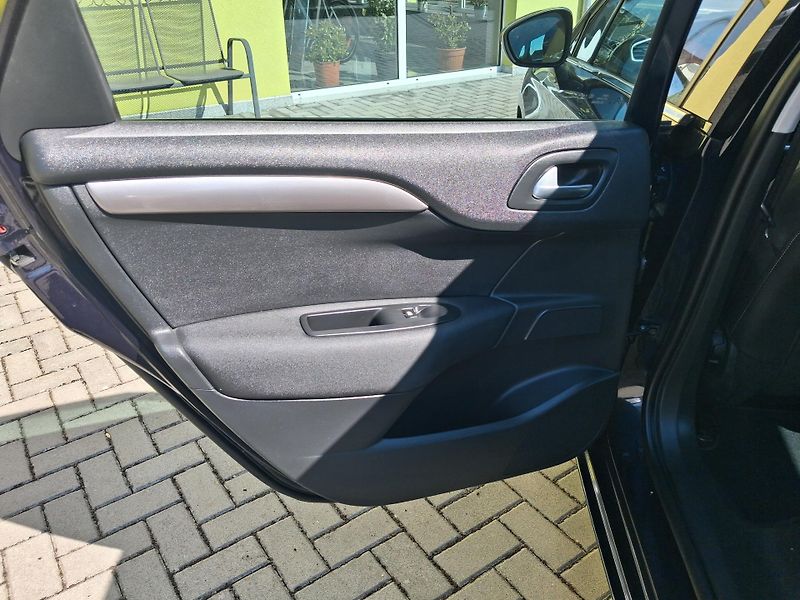 Citroën C4 (2016) 1,6HDi NAVI 2xKOLA MAX VÝBAVA  - fotka 15 z 43