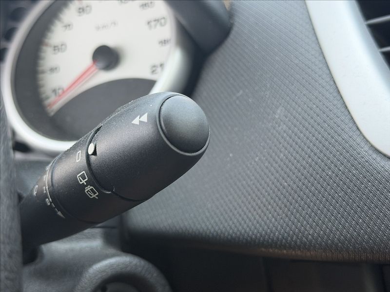 Peugeot 207 1,6 HDI KLIMA +SADA KOL 79tKm - fotka 15 z 25