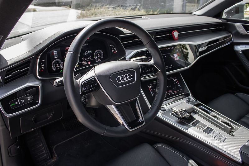 Audi A7 S-Line 50TFSIe 220kW - fotka 10 z 35