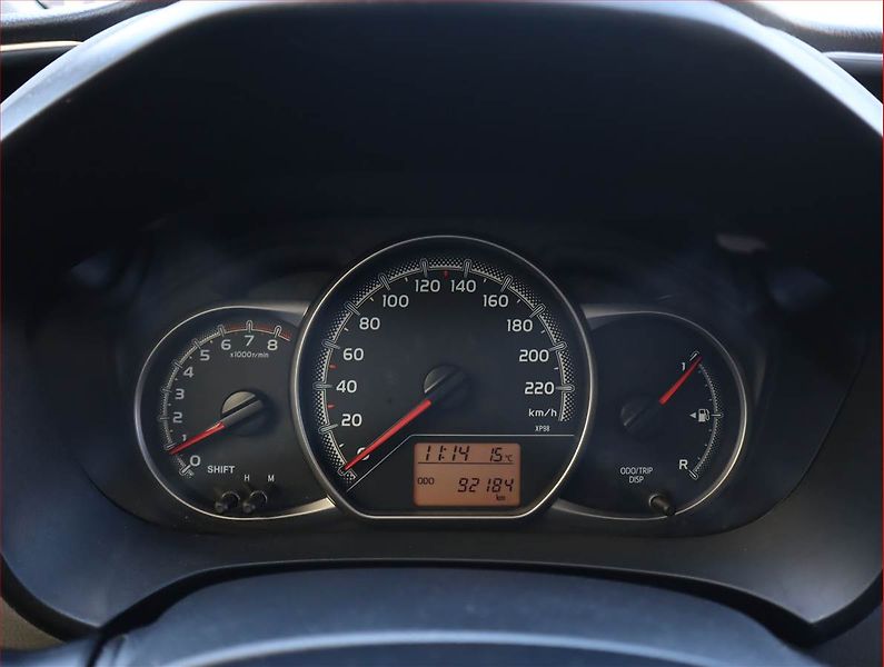 Toyota Yaris (2016) 1.33 Dual VVT-i, Serv.kniha - fotka 11 z 18