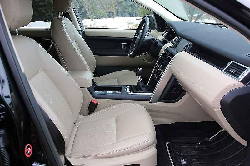 Land Rover Discovery Sport.