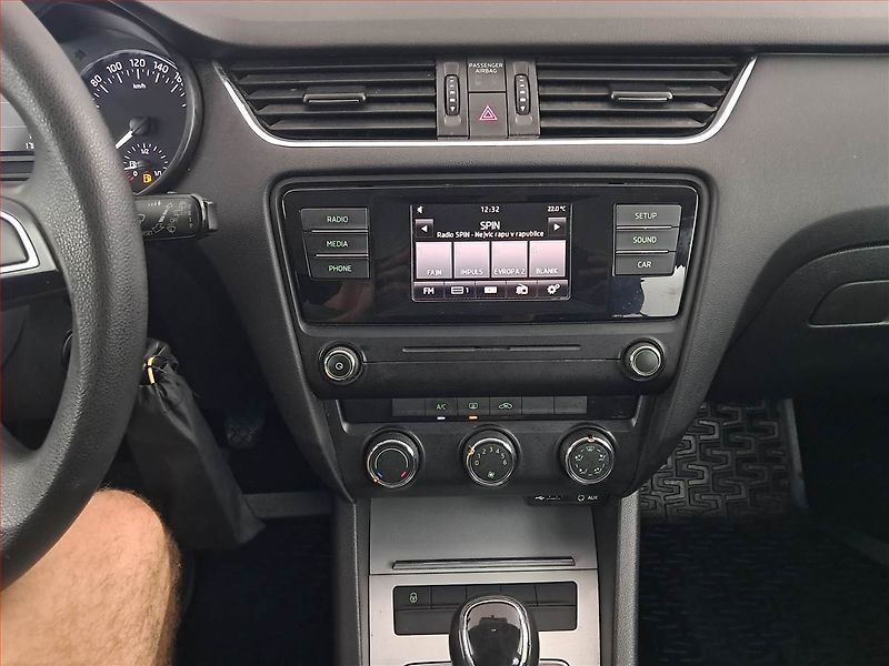 Škoda Octavia (2015) Ambition 1.6 TDI - fotka 12 z 15