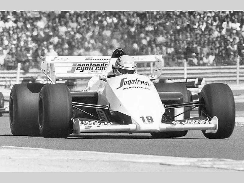Ayrton Senna v boxu McLaren