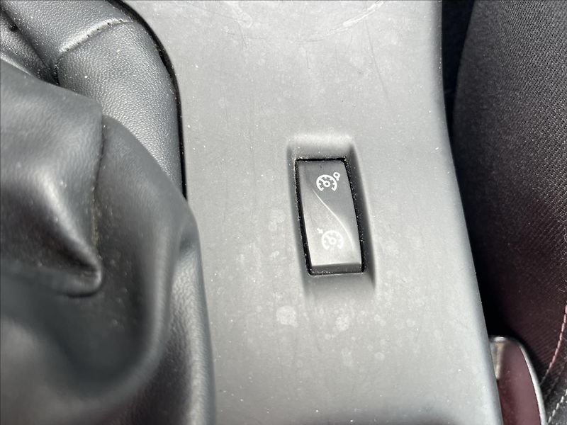 Renault Mégane 1,6 i KLIMA ALU 2x KOLA - fotka 20 z 36
