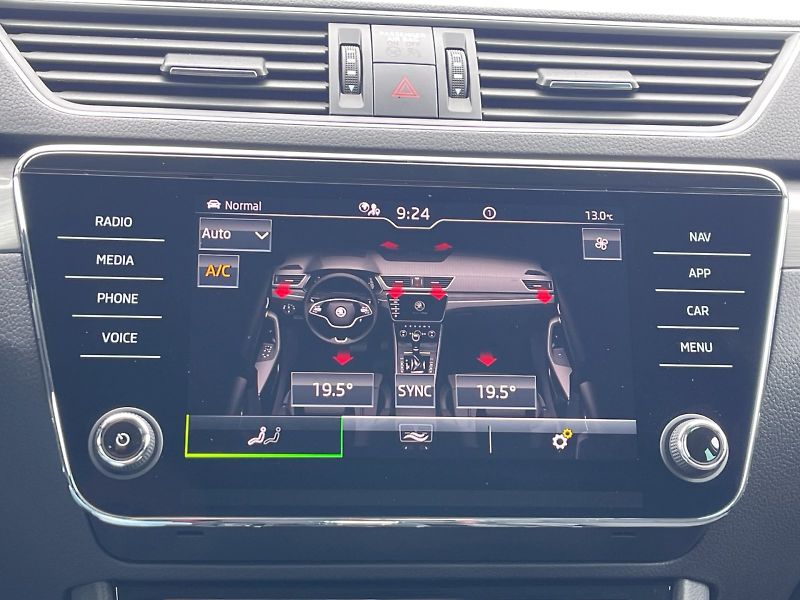 Škoda Superb (2024) 2.0 TDI 110kW DSG Style Plus c - fotka 19 z 35