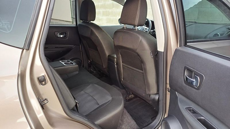 Nissan Qashqai QASHQAI 1.6 86kW-1.maj-ČR-TOP - fotka 10 z 25