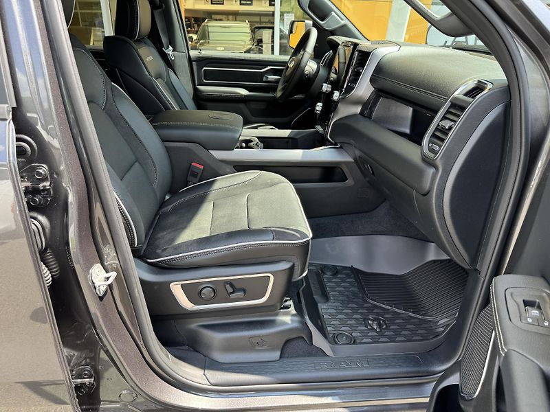 RAM 1500 5,7 HEMI Laramie Rambox - fotka 16 z 60
