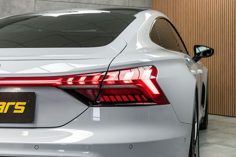 Audi e-tron 93kWh QUATTRO*B&O*AIR*ACC*DPH* - fotka 46 z 50