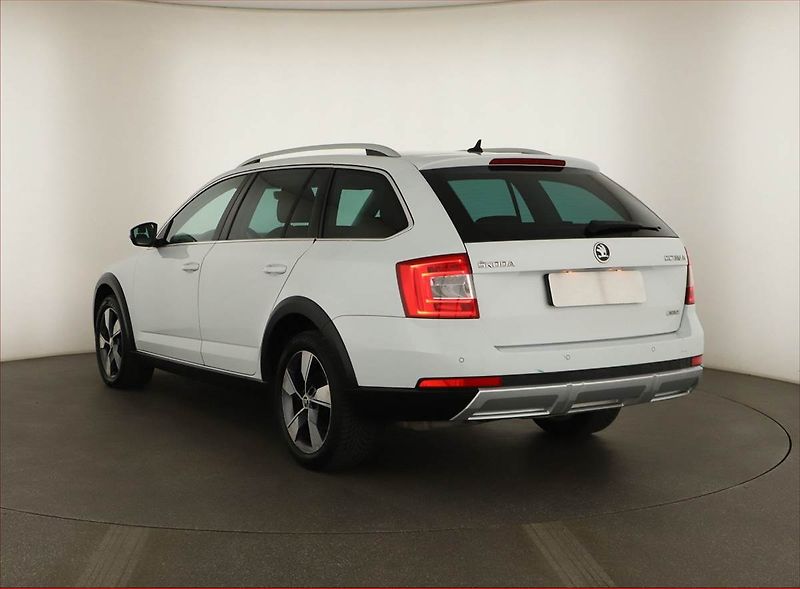 Škoda Octavia (2017) Scout 2.0 TDI, 4X4, Automat - fotka 4 z 13