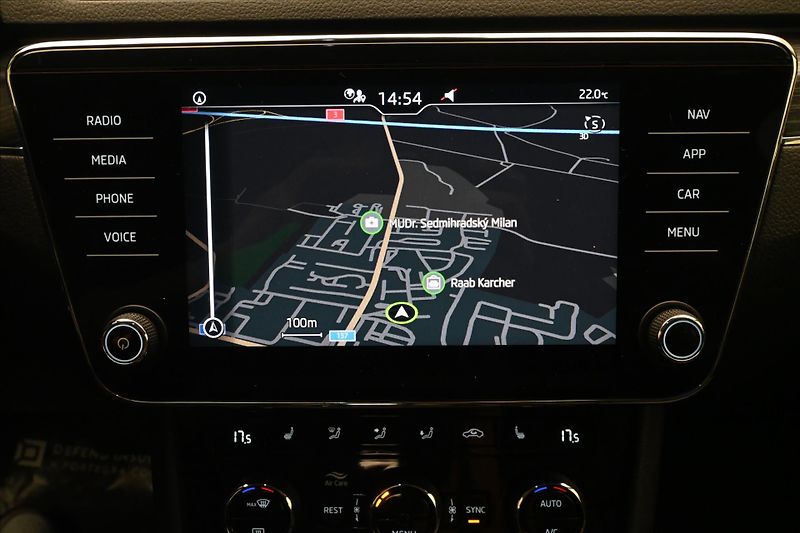 Škoda Superb 2,0 TDI 110 kW DSG Style Záruk - fotka 20 z 33