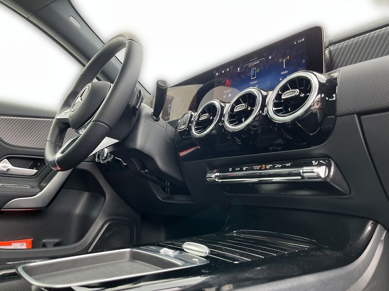 Mercedes-Benz Třídy A A-Třída 180 Progressive Editio - fotka 17 z 20