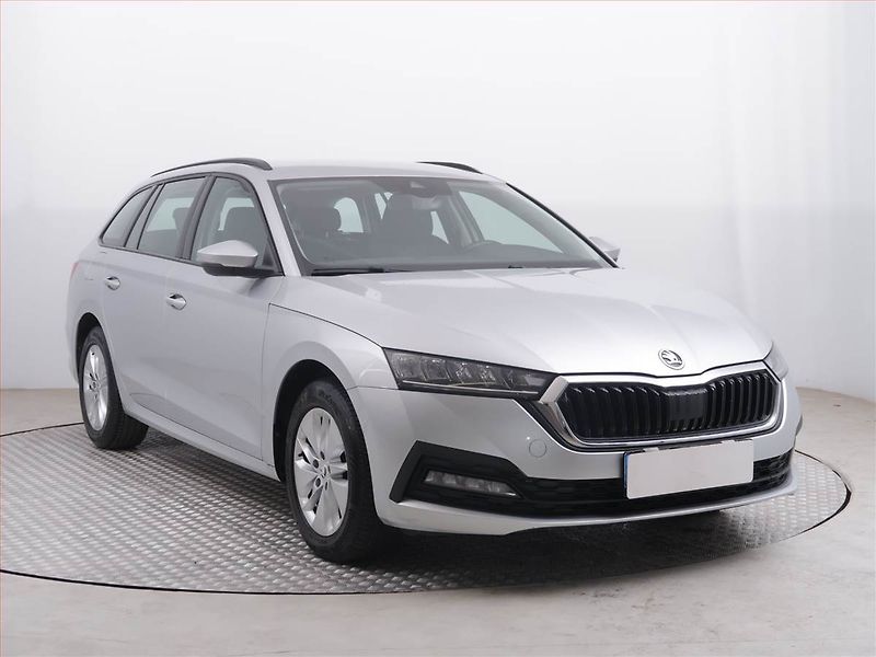 Škoda Octavia (2022) Ambition 2.0 TDI, ČR,1.maj - fotografie inzerátu