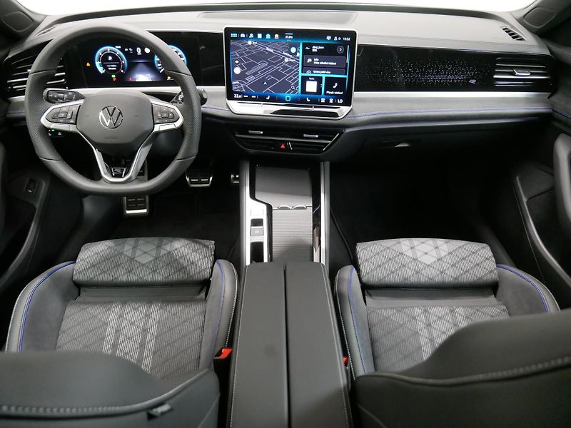 Volkswagen Passat - fotka 5 z 25