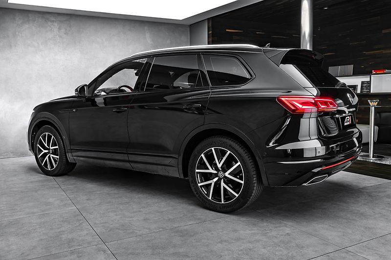 Volkswagen Touareg R-line 4M Vzduch IQ Ergo - fotka 7 z 24