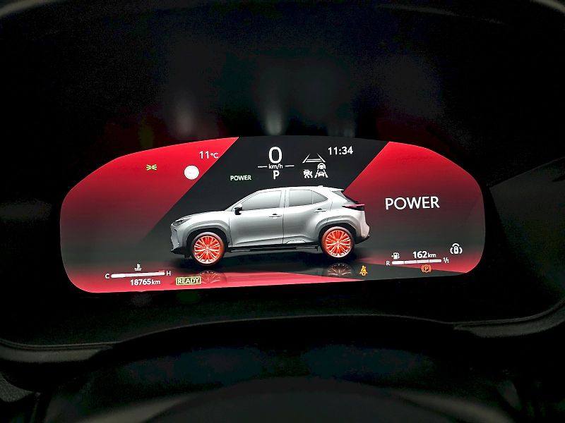 Toyota Yaris Cross (2025) 1.5HEV 130k EXECUTIVE - fotka 15 z 29