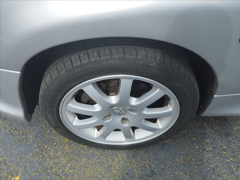 Peugeot 206 1,6 i 80KW QUIKSIKVER - fotka 22 z 26