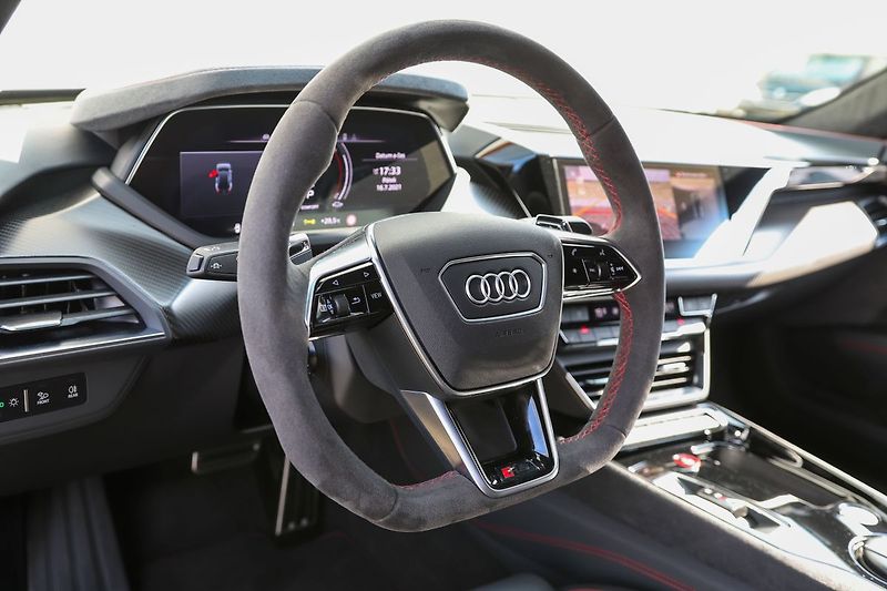 Audi Ostatní Laser, B&O, natáčení kol, masá - fotka 13 z 30