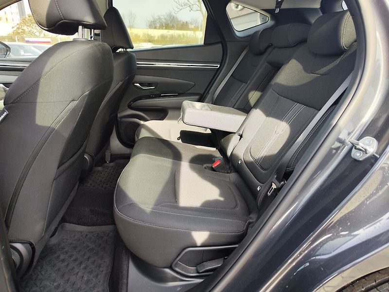 Hyundai Tucson 1.6 T-GDi/110kW Smart Navi DCT - fotka 11 z 34