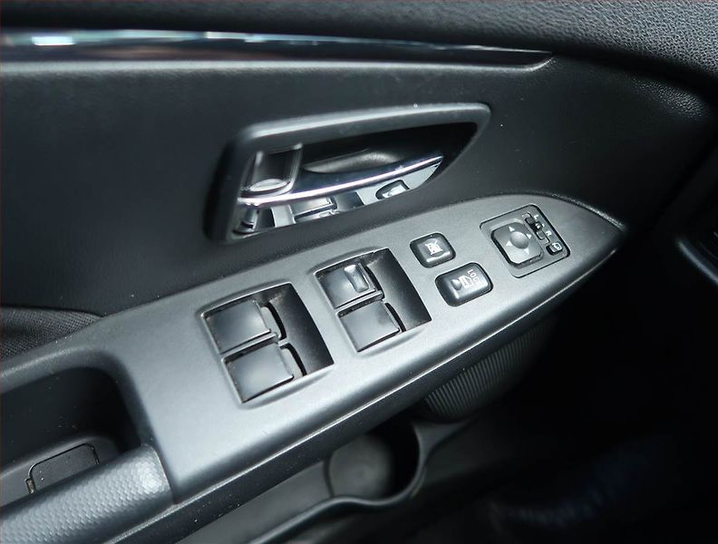 Mitsubishi ASX (2015) Intense 1.8 DI-D MIVEC - fotka 15 z 15