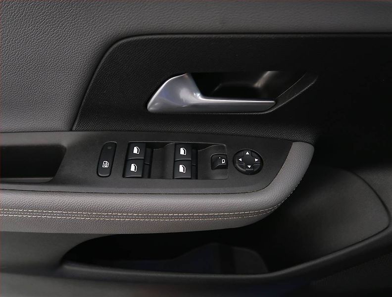 Opel Mokka (2021) Electric 50 kWh, SoH 92% - fotka 23 z 25