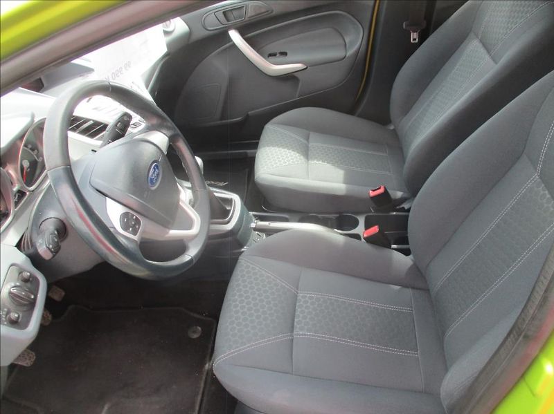 Ford Fiesta 1,2 i,klima.serv.kniha, - fotka 13 z 29