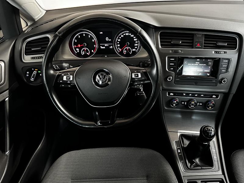 Volkswagen Golf (2013) Variant 1.4 TSI 90 KW  - fotka 10 z 23