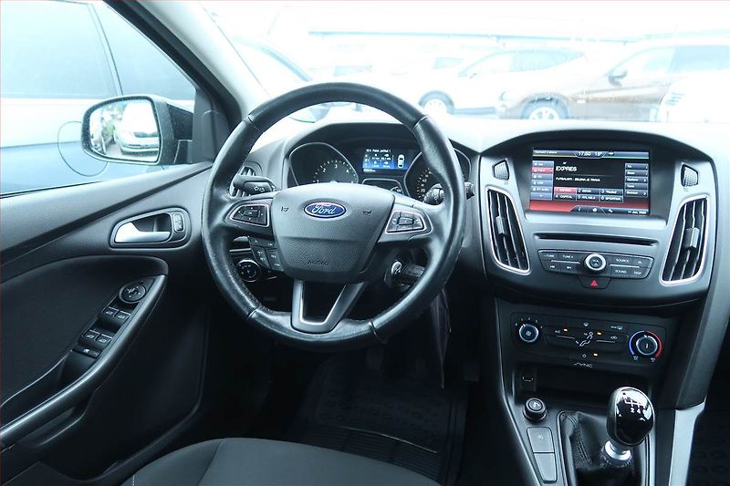 Ford Focus (2015) 1.5 TDCi, Serv.kniha, Navi - fotka 7 z 19