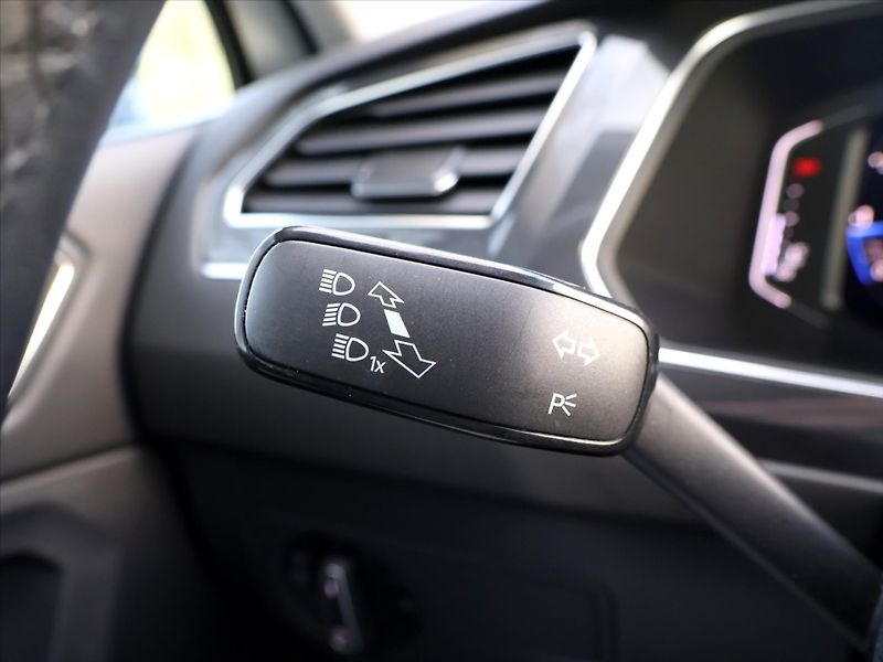 Volkswagen Tiguan Allspace 2,0 TSI 162kW DSG 4M LED 1.Maj - fotka 19 z 35