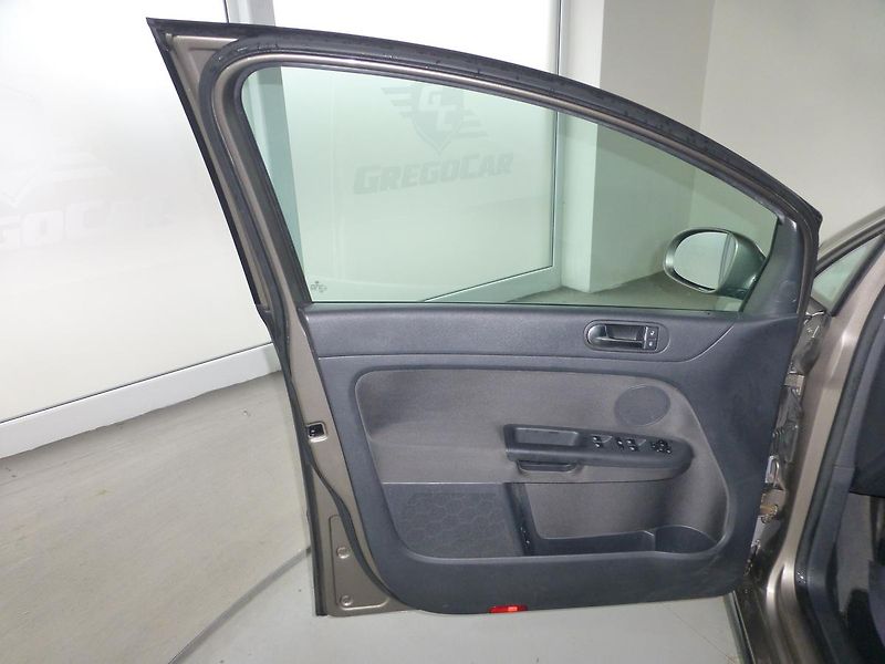 Volkswagen Golf Plus (2011) 1,2TSI*PARK.S**ALU***VYHŘ.SED. - fotka 9 z 24