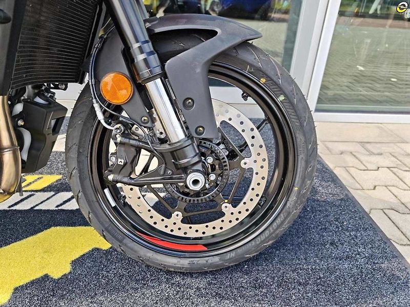 Aprilia (2026) Tuono 457 E5+ - fotka 9 z 38