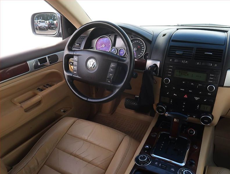 Volkswagen Touareg (2003) 3.2 V6, LPG, 4X4, Automat - fotka 7 z 21