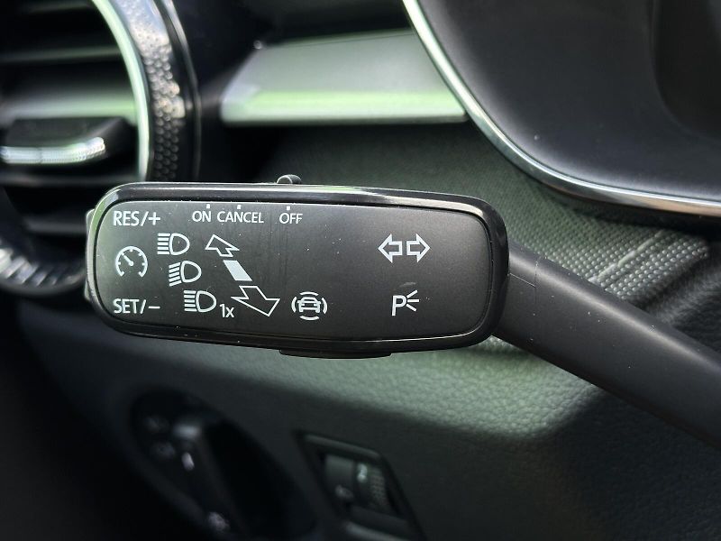 Škoda Fabia 1.0MPi Style 80PS KLIMA Smartl - fotka 15 z 36