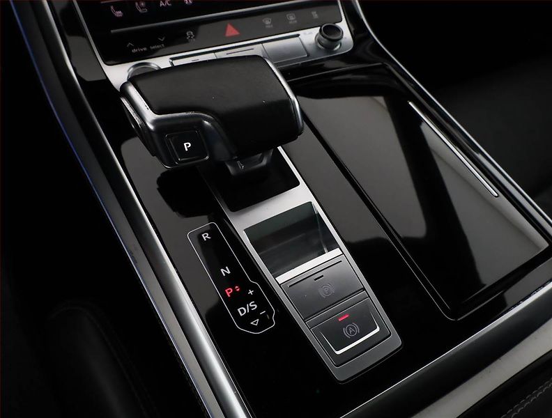 Audi Q8 (2021) 50 TDI - fotka 11 z 19