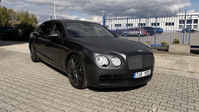 Bentley Flying Spur (2016) 6.0 W12,630PS-335KM/HOD,KRÁSNÝ - fotka 42 z 55